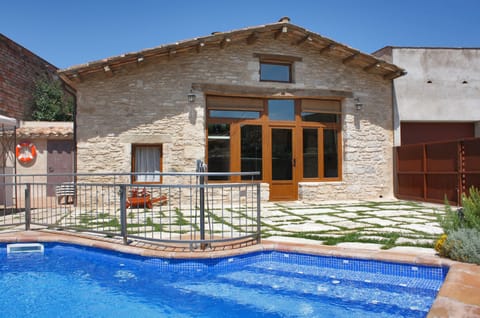 The house with the swimming-pool