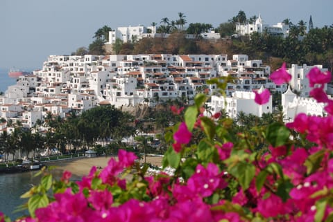 Las Hadas Condominiums