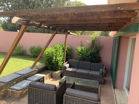 Outside seating area off the sitting room. Perfect spot for an aperitif.