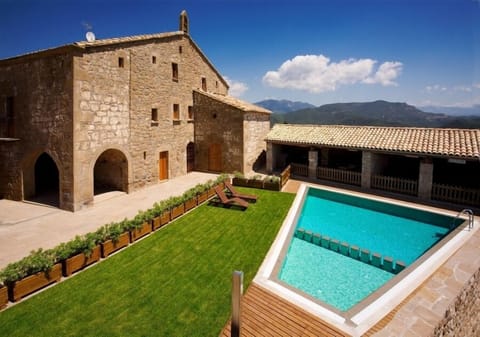 Masia Claudia is a holiday home of very high standard for 18 persons