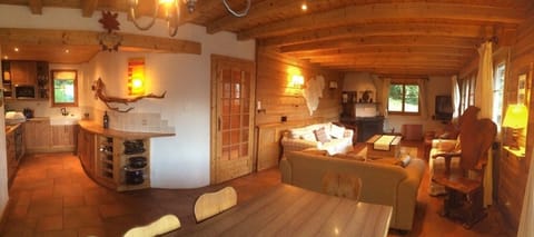 Spacious kitchen and dining. Cosy lounge , great for entertaining.