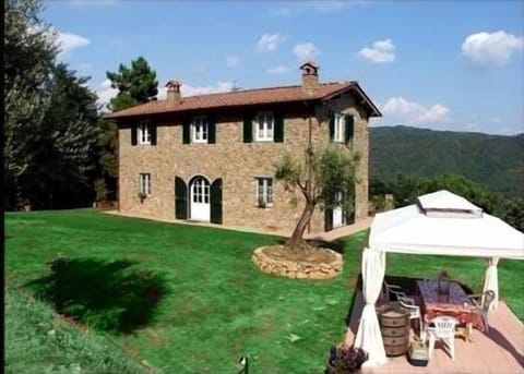 Villa Buca del Tasso