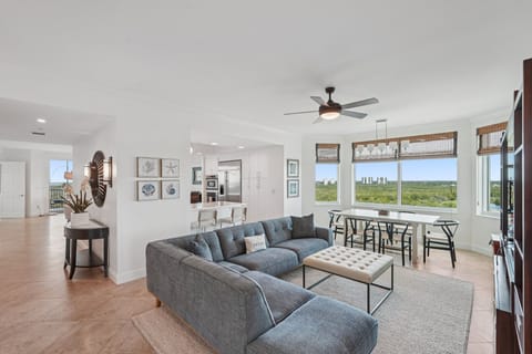 Family room with breakfast area