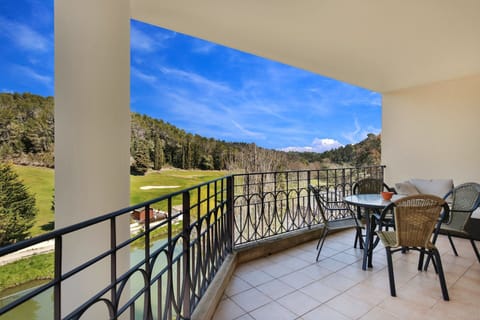 Relaxed outdoor dining