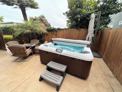 Private hot tub
