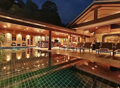 A magical night at the pool Terrace