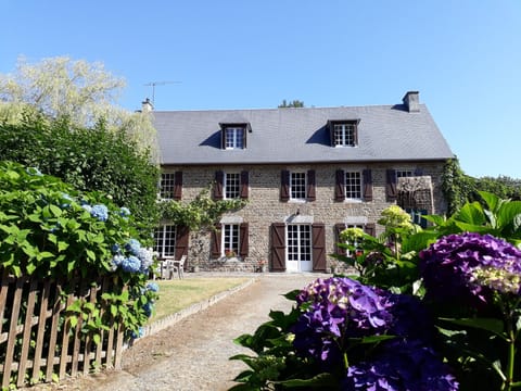 The farmhouse with private drive and ample parking