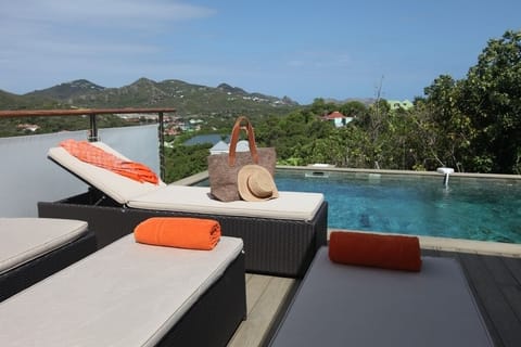 relaxing view ; af deck area 