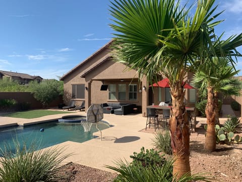 Beautiful private backyard for you to enjoy. 