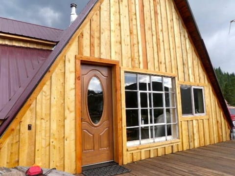 River side of cabin and part of main cabin deck.