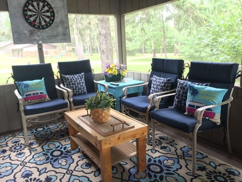 Screened Porch for Games and Baggo!