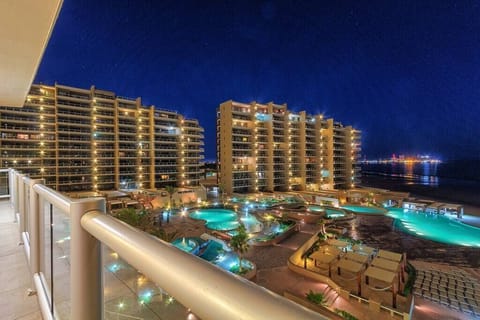 Stunning Ocean Front View (1)