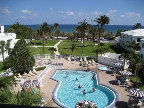 swimming pool and hot tub