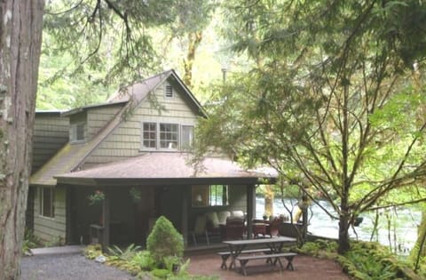 'What a beautiful home on the magnificent McKenzie'  the Masons