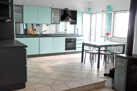 kitchen balcony sea view