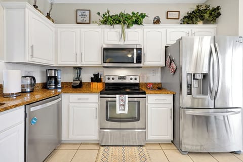 Full Kitchen with stainless steel appliances