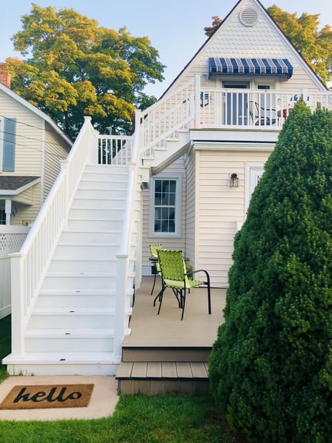 Private staircase and balcony