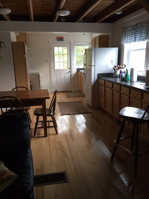 Cottage 55 kitchen area