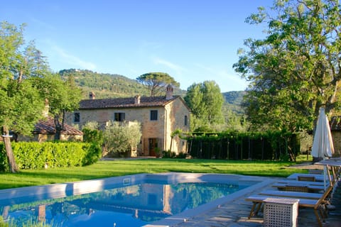 Casa Sant' Angelo with Cortona hilltop beyond.