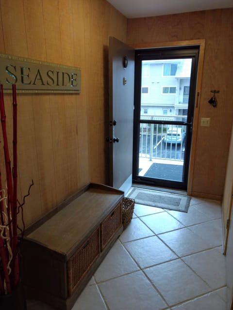 Entrance foyer showing easy parking access.