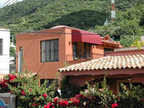 The Mexican Sunrise house also has mountain views.