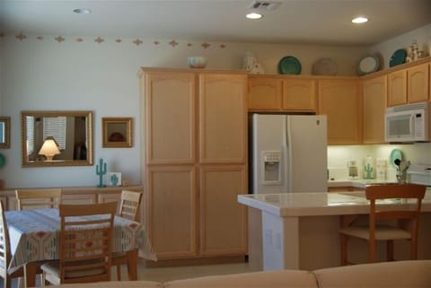 Kitchen/Dining area