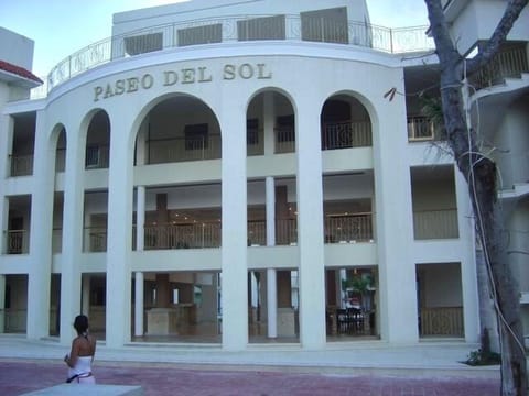 Front Entrance of Paseo Del Sol - Reception