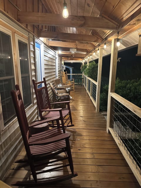 Front porch with seating for 6