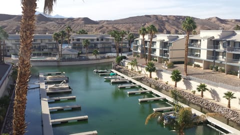 Living room Balcony Marina/River View