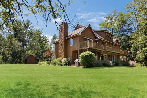 Welcome to Crystal Bend!