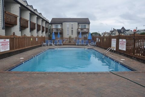 Heated pool 