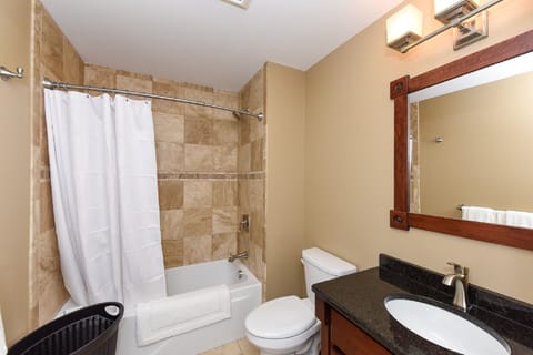 STUDIO - Full bath, with heated flooring