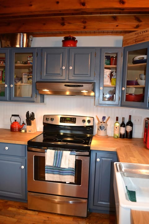 Kitchen with electric range/oven