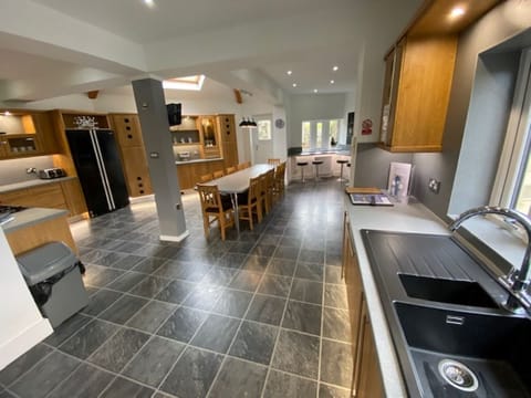 Stunning modern spacious open plan kitchen diner