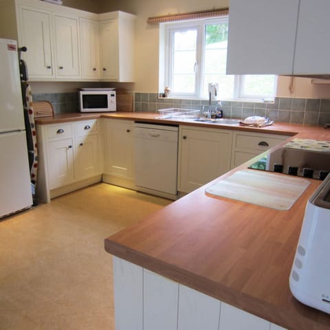 Bright and modern kitchen