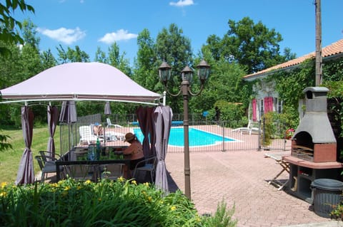 Everyone looks for a different holiday experience. A quiet shady corner perhaps?