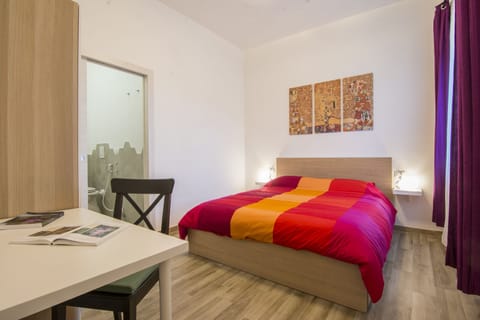 doble room with private bathroom