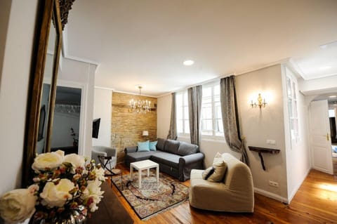 living room - LIGHT!