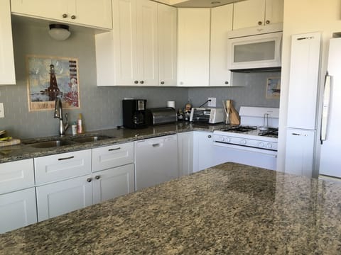 The kitchen is well stocked for chefs and bakers.