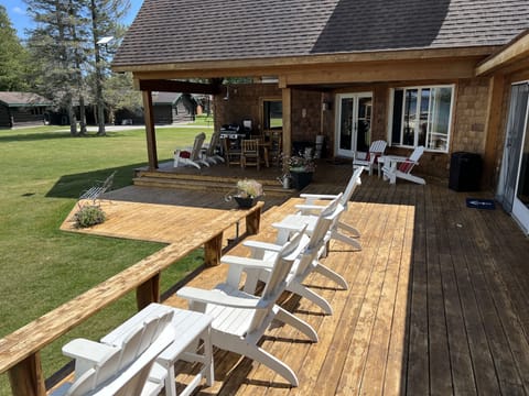Exposed and covered deck with plenty of seating.
