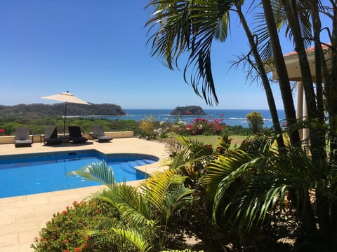 All living areas and open terraces offer great views of Samara's bay and ocean.