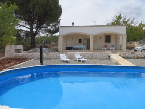 Casa Mandorlina: Above ground pool, terraces, veranda, patio, bbq, house