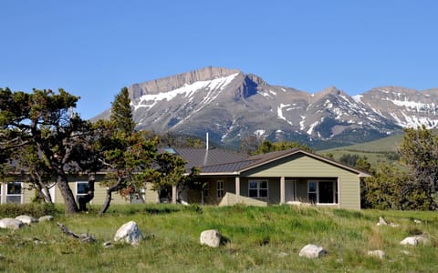 Rocky Mountain Front Retreat with Ear Mountain