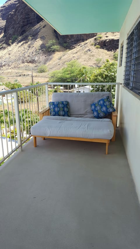 Lounger on the back of the lanai