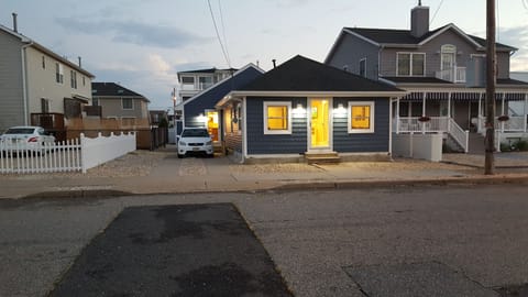 Plenty of parking - Drive way fits 2 cars and lots of street parking in front