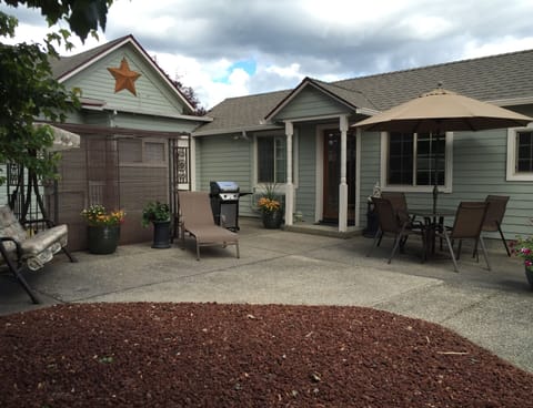 Courtyard/Patio