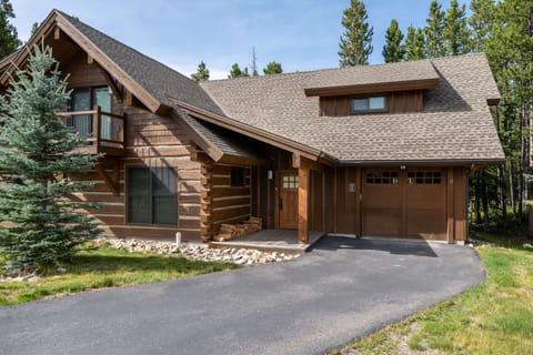PRC Oglala 15 - Exterior 1