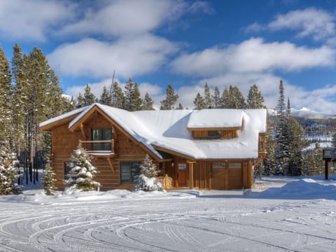 Powder Ridge Oglala 15, Exterior