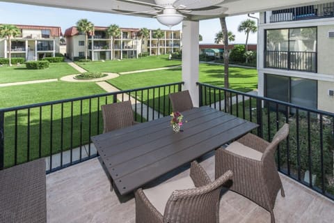 Downstairs private balcony