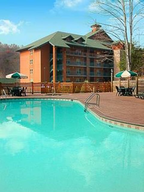 Infinity Pool, view from Building
